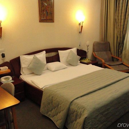 Relax Comfort Suites Hotel Bükreş Oda fotoğraf