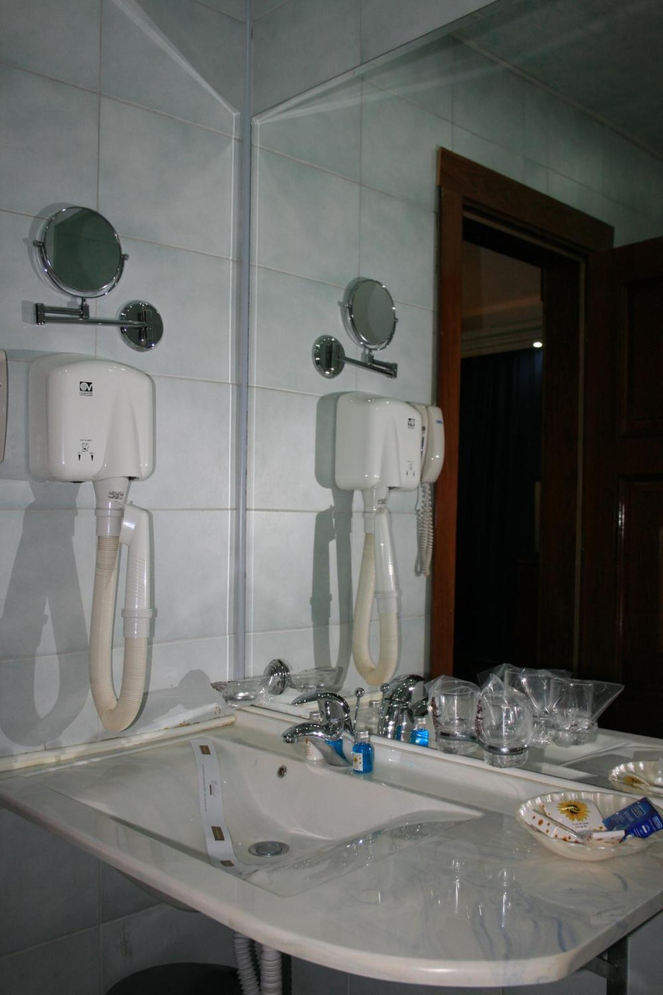 Relax Comfort Suites Hotel Bükreş Dış mekan fotoğraf